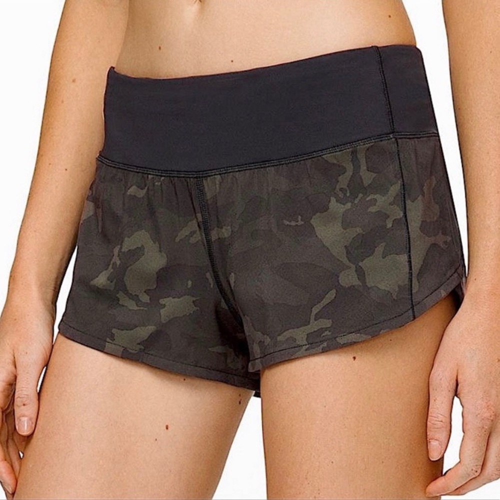 EUC LULULEMON SPEED UP SHORTS 2.5” CAMO GATOR GREEN/BLACK. Sz 8